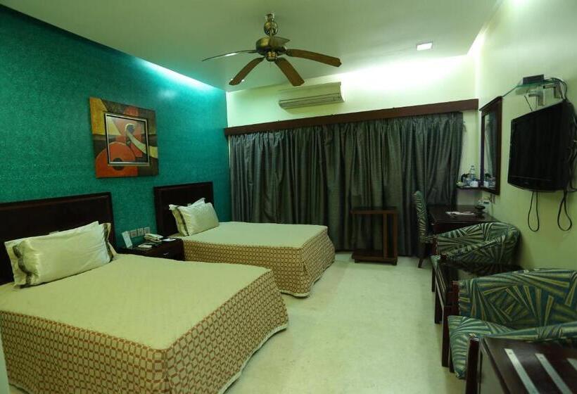 キングサイズベッドのスタンダードルーム, Golden Orchid   Kolkata