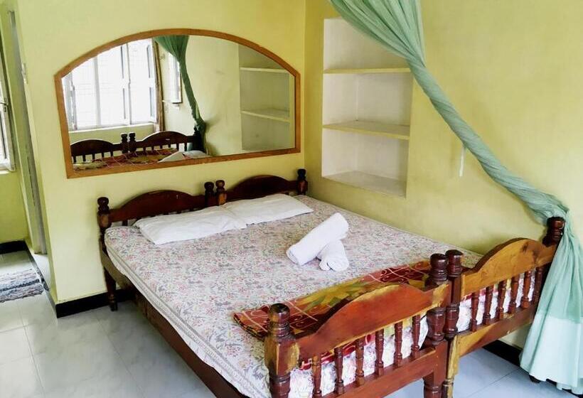 اتاق لوکس, Kalyan Guesthouse