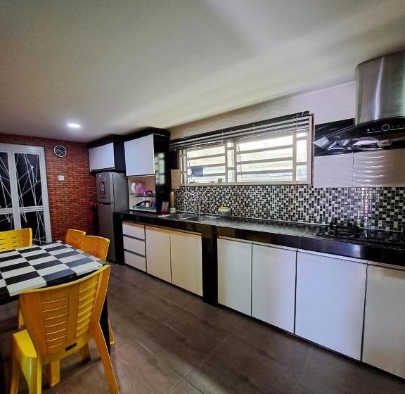 ３ベッドルームスタンダードバンガロー, Rayyan Ashraf Homestay
