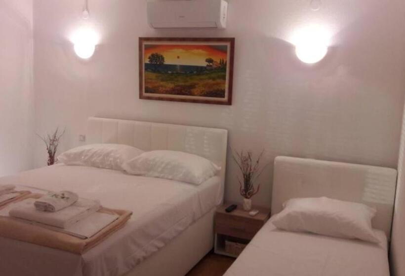 اتاق لوکس سه تخته, Villa Panorama