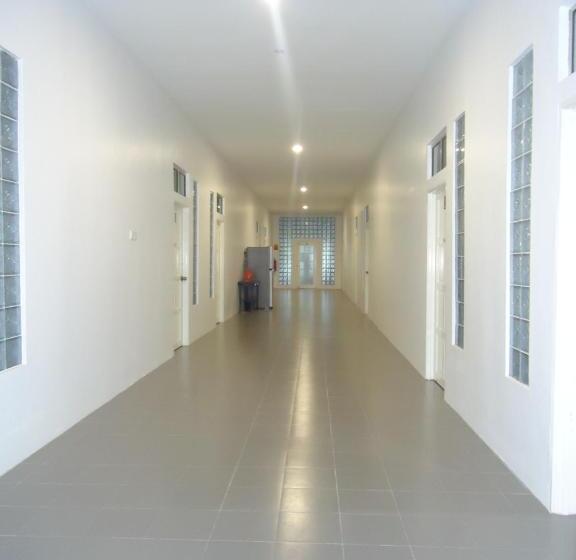 חדר סטנדרט לשלושה, Villasetia