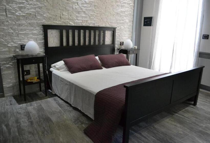 חדר לארבעה סטנדרטי עם מרפסת, B&b O Casteddu