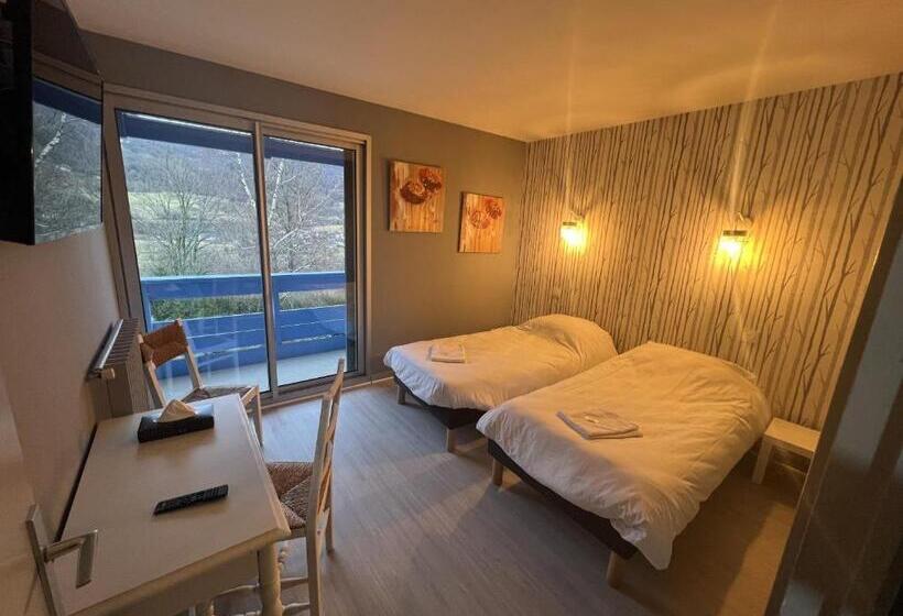 家庭间, Le Castel Du Cantal Groupe Village Fani