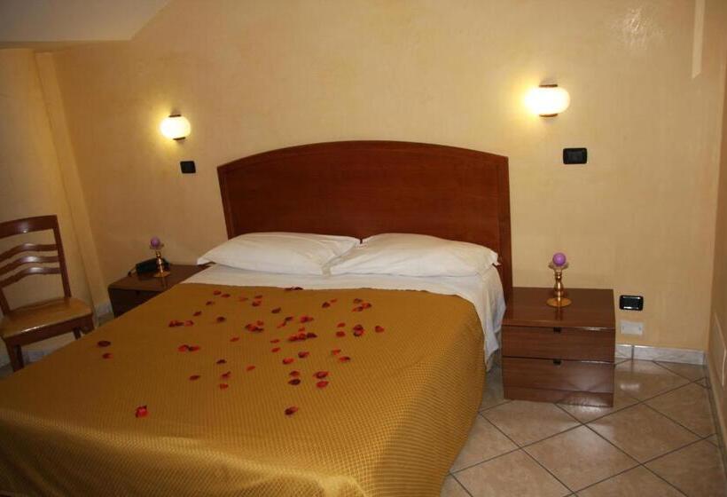 חדר סטנדרט, Ristorante Montuori