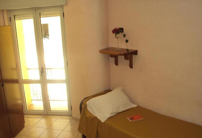 חדר סטנדרט לשלושה, Ristorante Montuori