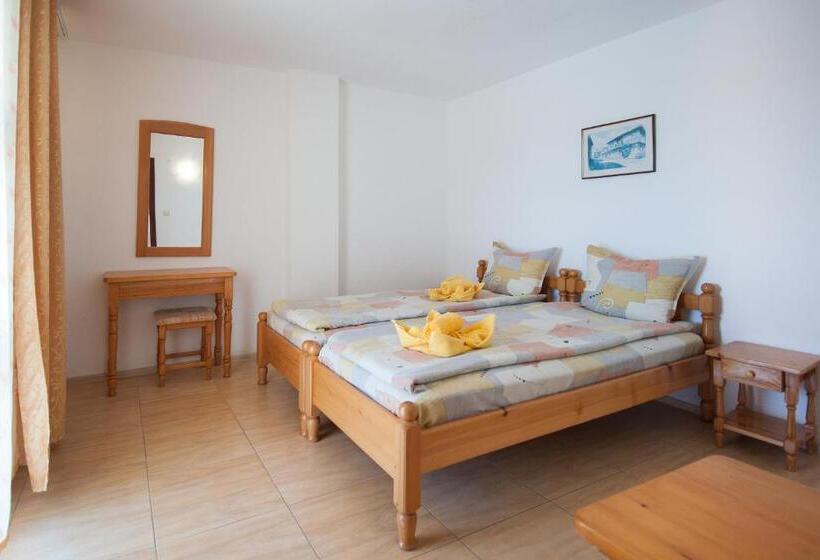 Семейный Номер, Stefanov 1