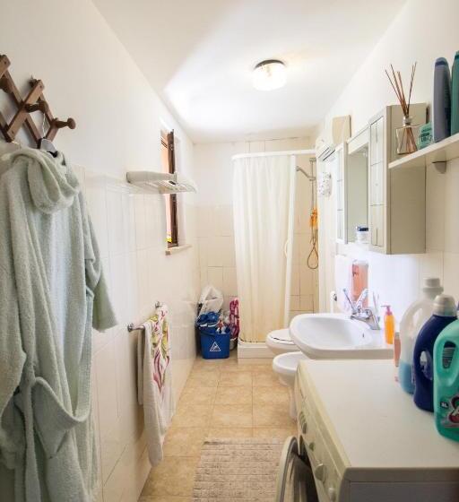 شقة غرفة واحدة, Magnolia B&b