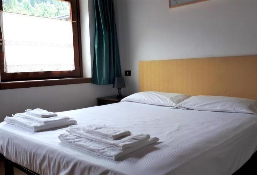 غرفة قياسية ثلاثية, Due Parchi B&b