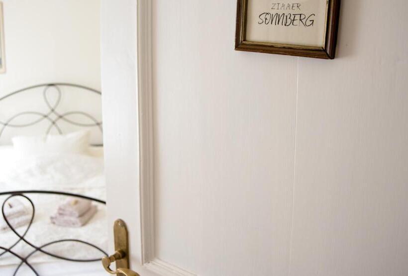 غرفة قياسية, Großkandlerhaus