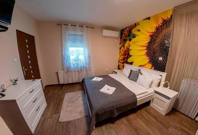 スタンダードルーム, Napraforgó Vendégház