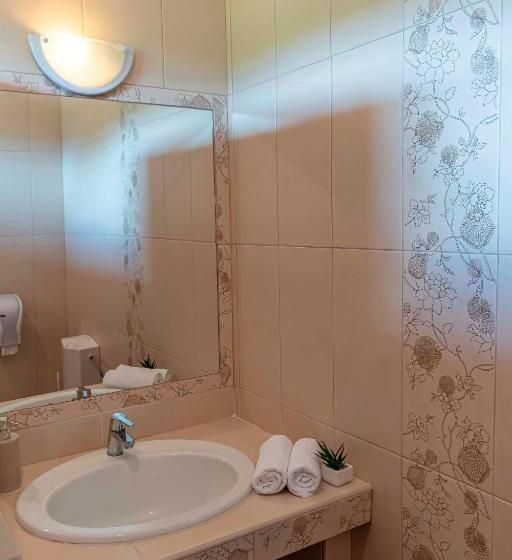 スタンダード4人部屋, Napraforgó Vendégház