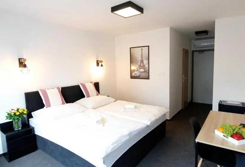 Economy Triple Room, Penzion Formula