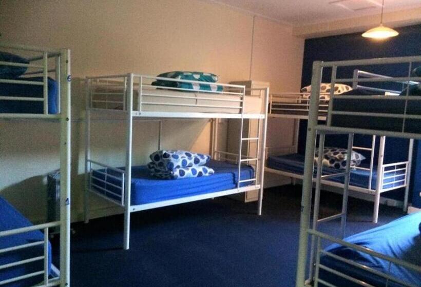 سرير فى غرفة مشتركه, Port Adelaide Backpackers
