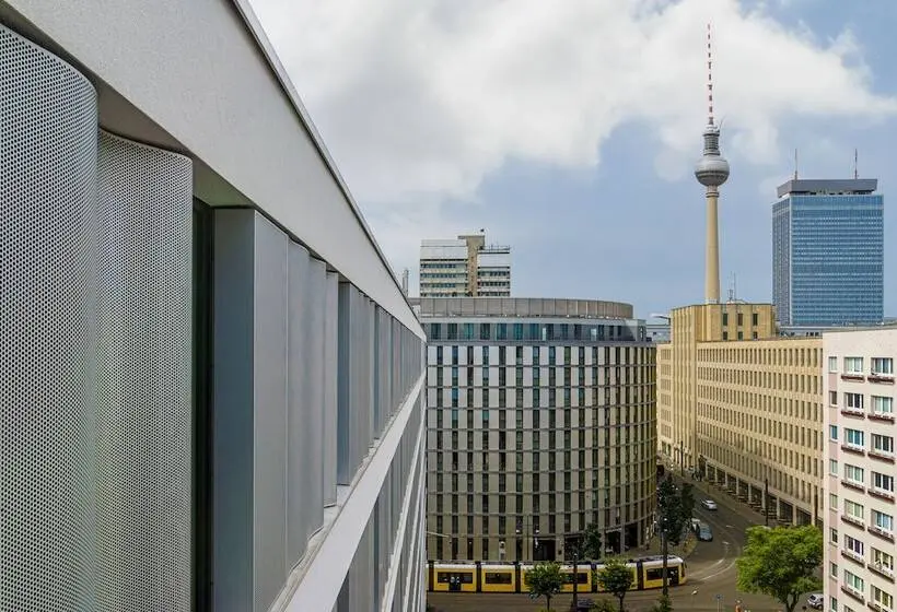 Familienzimmer, Hampton By Hilton Berlin City Centre Alexanderplatz