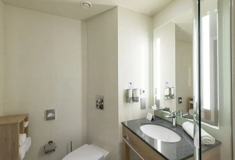 Familienzimmer, Hampton By Hilton Berlin City Centre Alexanderplatz