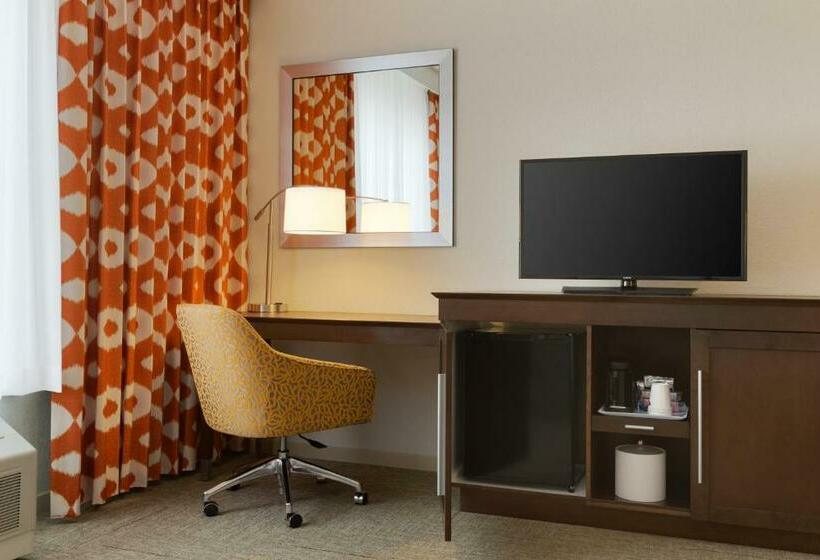 غرفة قياسية سرير كينج لذوى الإحتياجات الخاصة, Hampton Inn St Albans