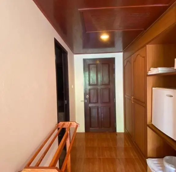 اتاق لوکس, Kata View Guest House