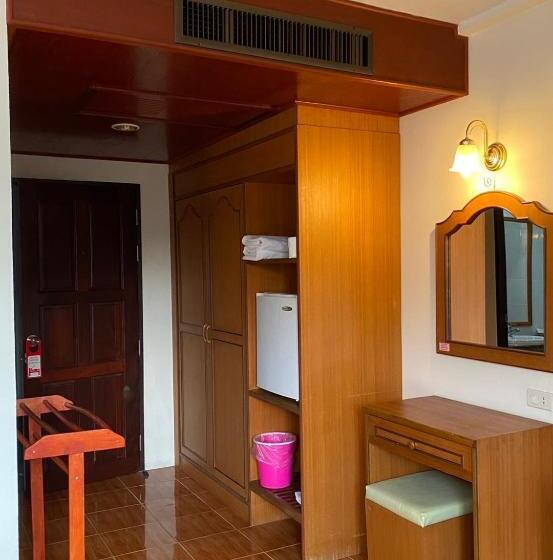 디럭스 룸, Kata View Guest House