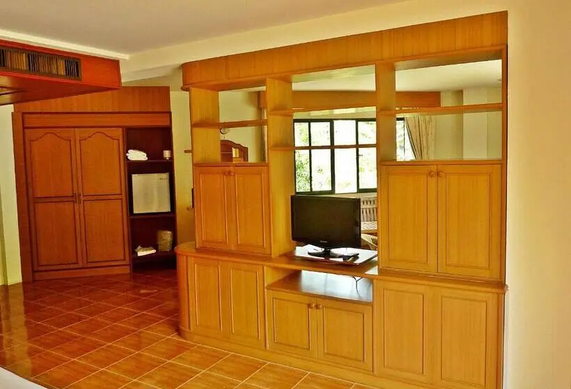 اتاق خانوادگی, Kata View Guest House