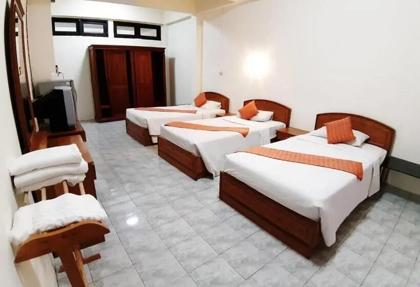 اتاق استاندارد سه نفره, Kata View Guest House