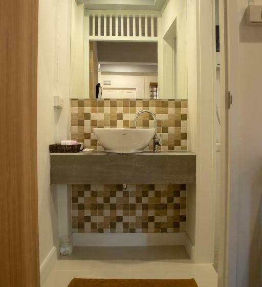 Standard Room, Lazy Sandals