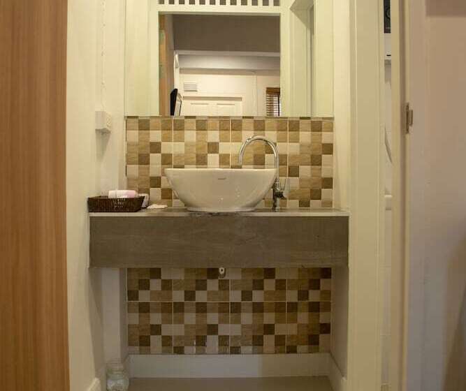 Quarto standard, Lazy Sandals