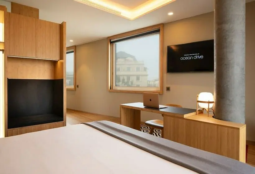سوییت, Eurostars Barcelona Central