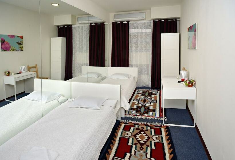 이코노미 룸 공용욕실, Petrovka 17