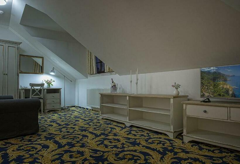 غرفة عائلية, Pod Bránou