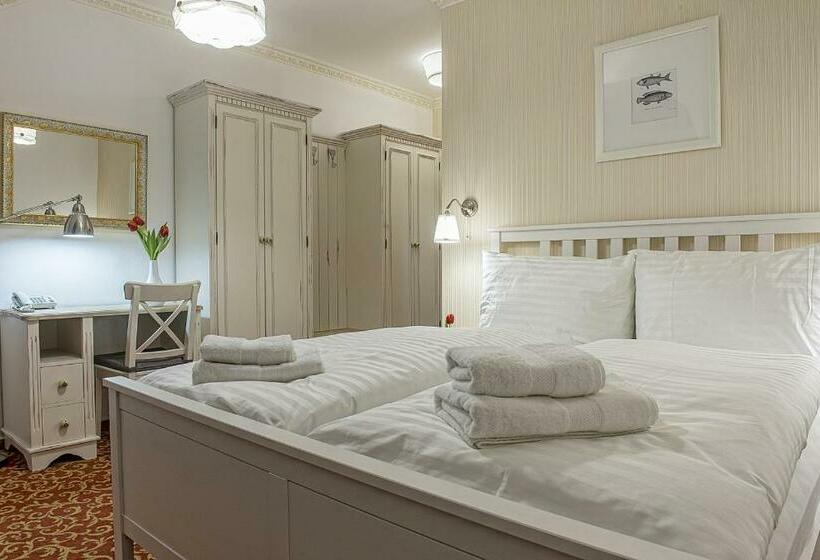 غرفة قياسية, Pod Bránou