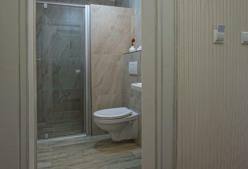 غرفة عائلية, Pod Bránou