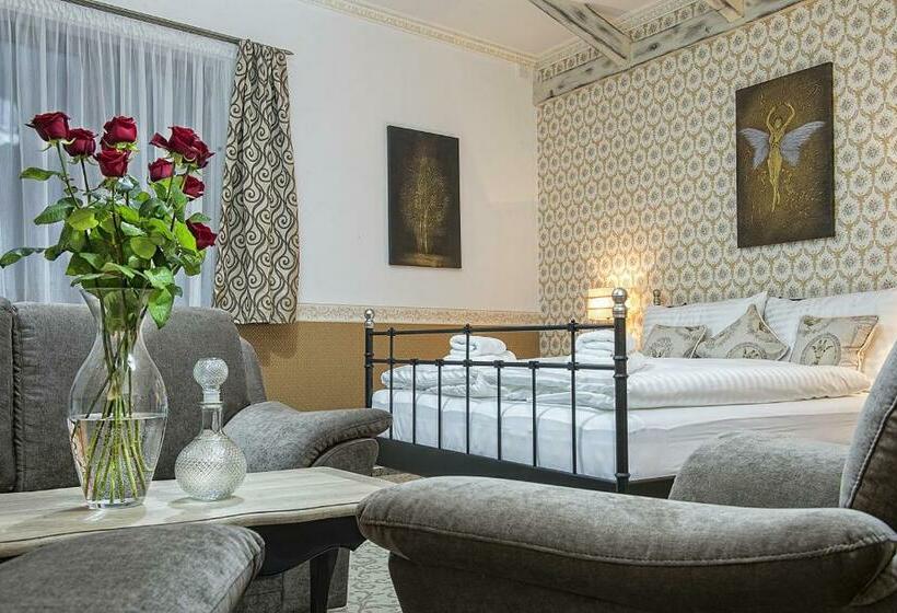 غرفة ديلوكس مزودة بشرفة, Pod Bránou