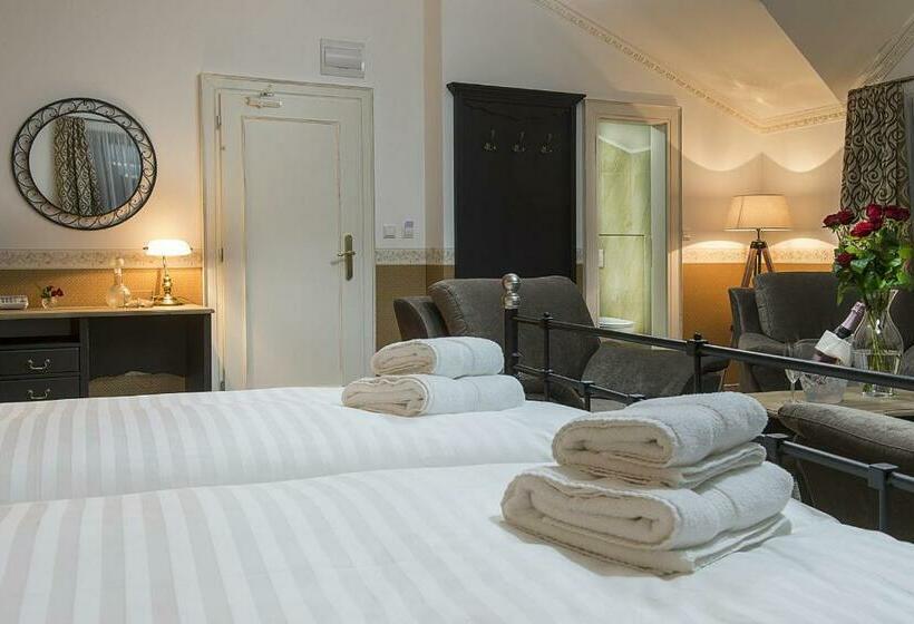 غرفة ديلوكس مزودة بشرفة, Pod Bránou