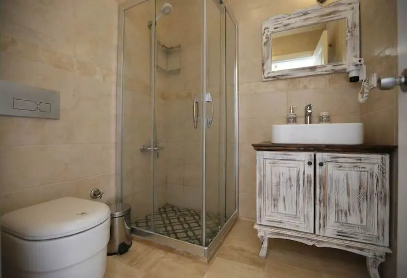 Economy Triple Room, Rüzgar Gülü