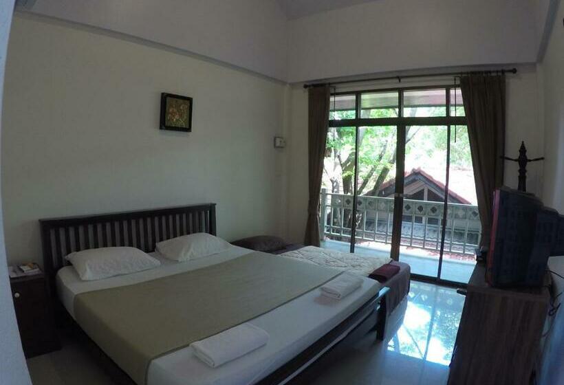 Номер Стандарт Трехместный, The Old Palace Resort Klong Sa Bua