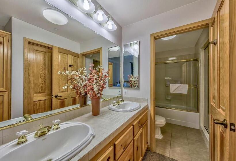 스탠다드 룸, Kirkwood Mountain Resort Properties