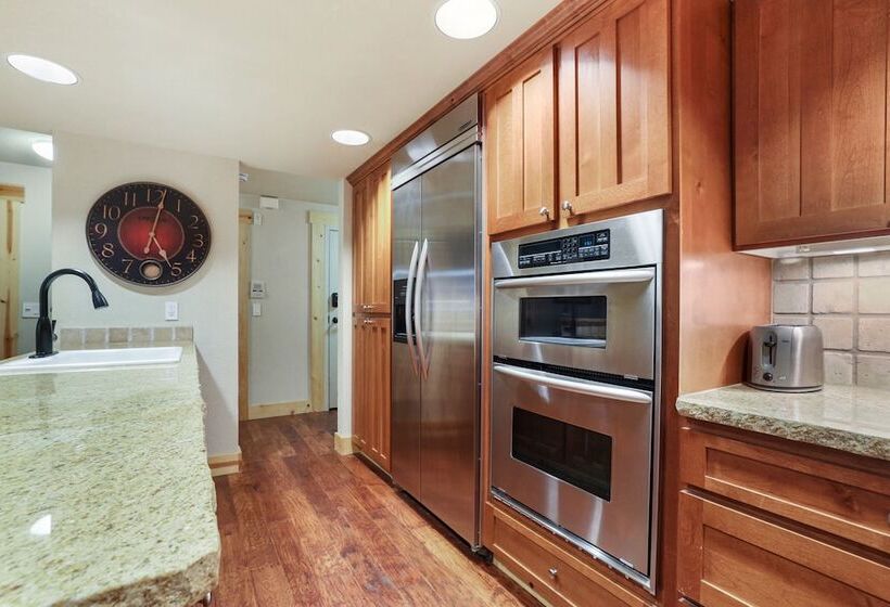 Апартаменты Deluxe 3 Спальни, Kirkwood Mountain Resort Properties