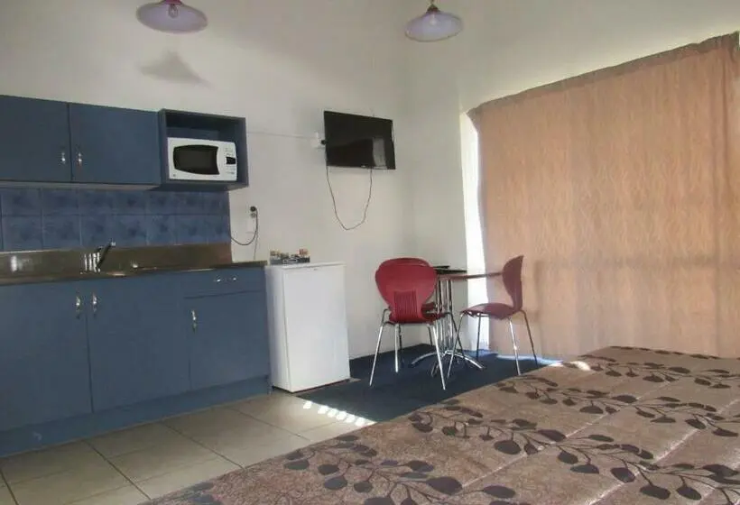 スイート, Palmerston North Motel