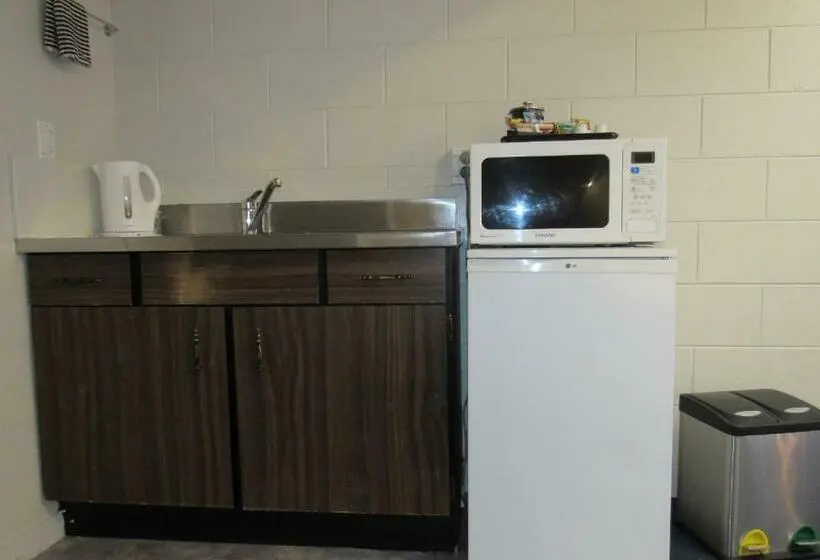 スタンダードスタジオ, Palmerston North Motel