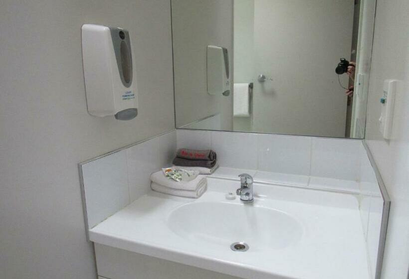 סוויטה, Palmerston North Motel