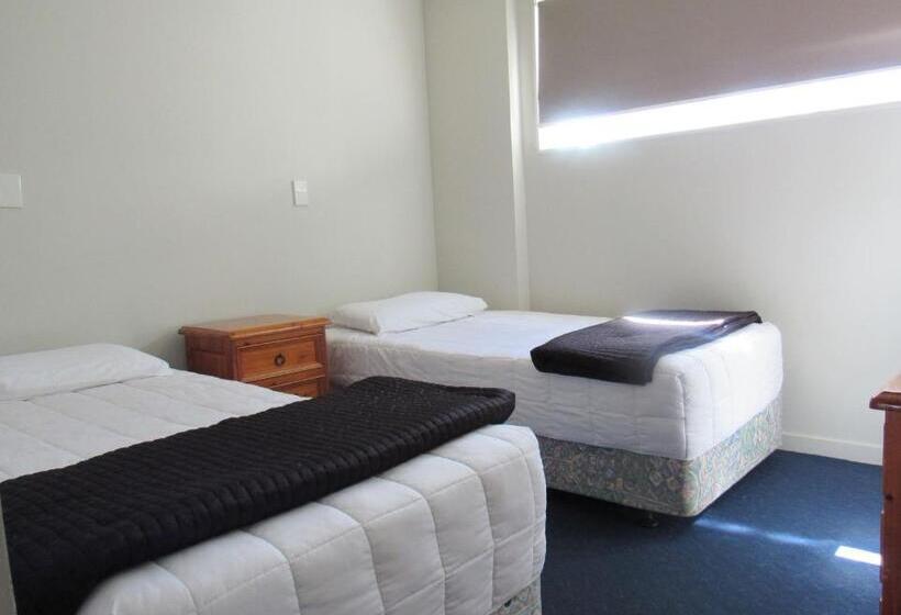 סוויטה, Palmerston North Motel