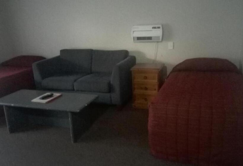 Семейный Номер, Palmerston North Motel