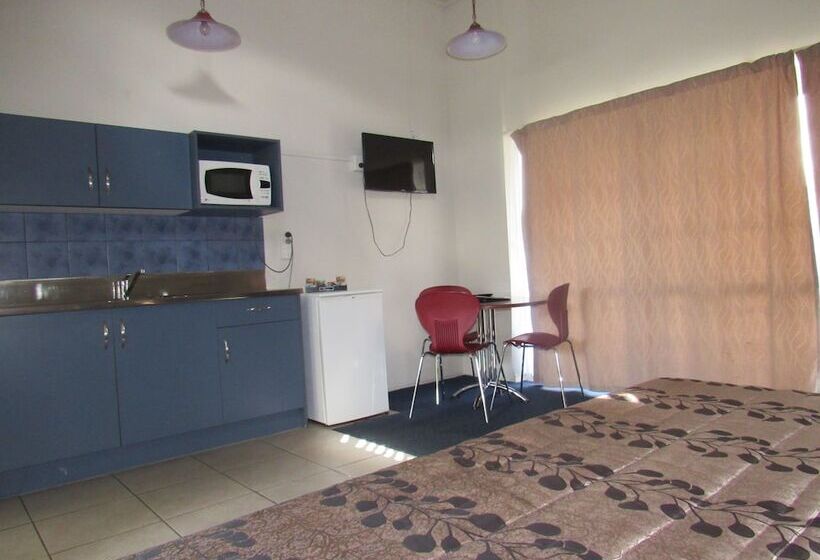 סוויטה, Palmerston North Motel