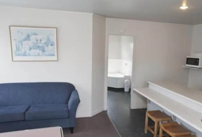 スイート, Palmerston North Motel