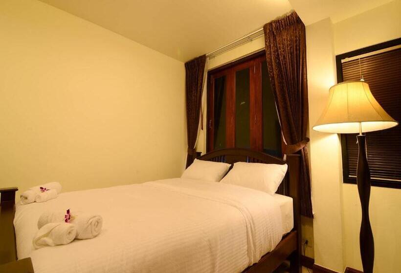 Deluxe room with river view, Ban U Thong Accommodations