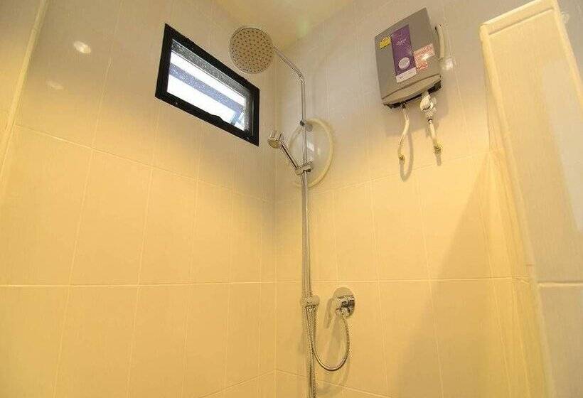 Deluxe room with river view, Ban U Thong Accommodations