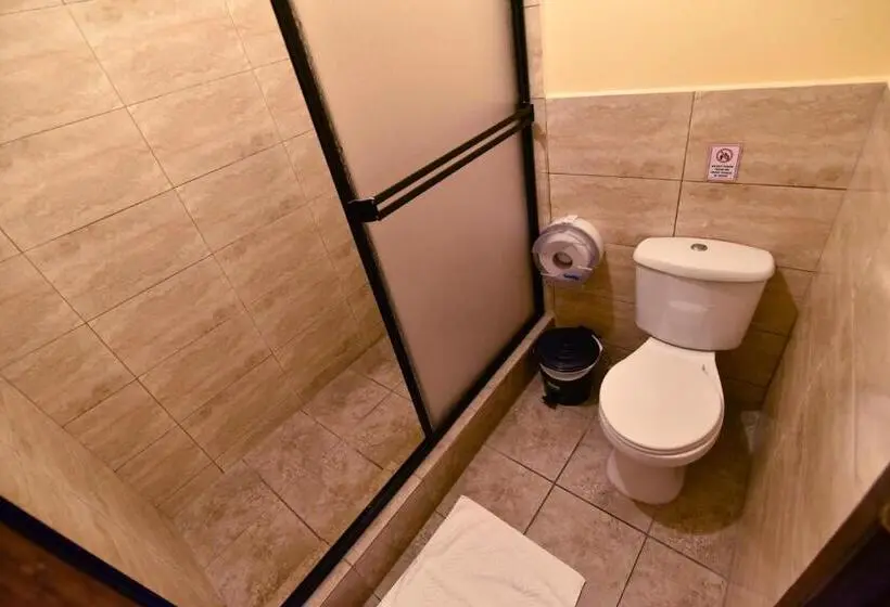 Standard Kolmen Hengen Huone, Friends Hotel & Rooftop Historic Center & Museums