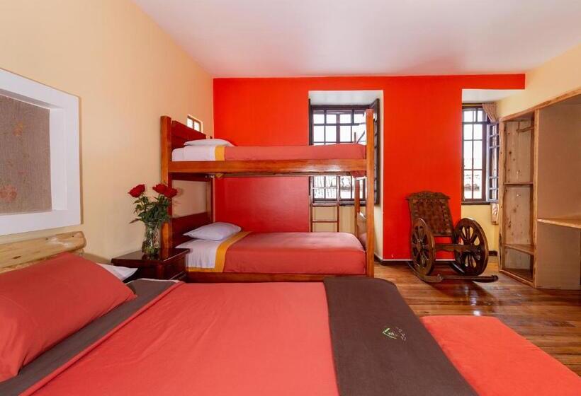 חדר סטנדרט לשלושה, Friends Hotel & Rooftop   Historic Center & Museums