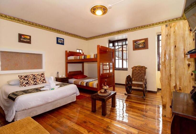 חדר סטנדרט לשלושה, Friends Hotel & Rooftop   Historic Center & Museums