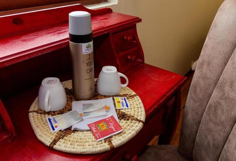 חדר סטנדרט לשלושה, Friends Hotel & Rooftop   Historic Center & Museums